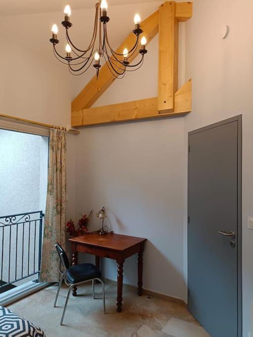 Hébergement de vacances Elegante Maison T4 Avec Terrasse Vue Rhone *