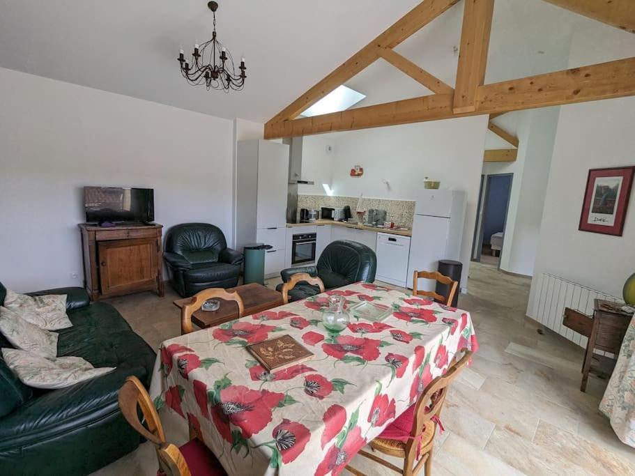Hébergement de vacances Elegante Maison T4 Avec Terrasse Vue Rhone