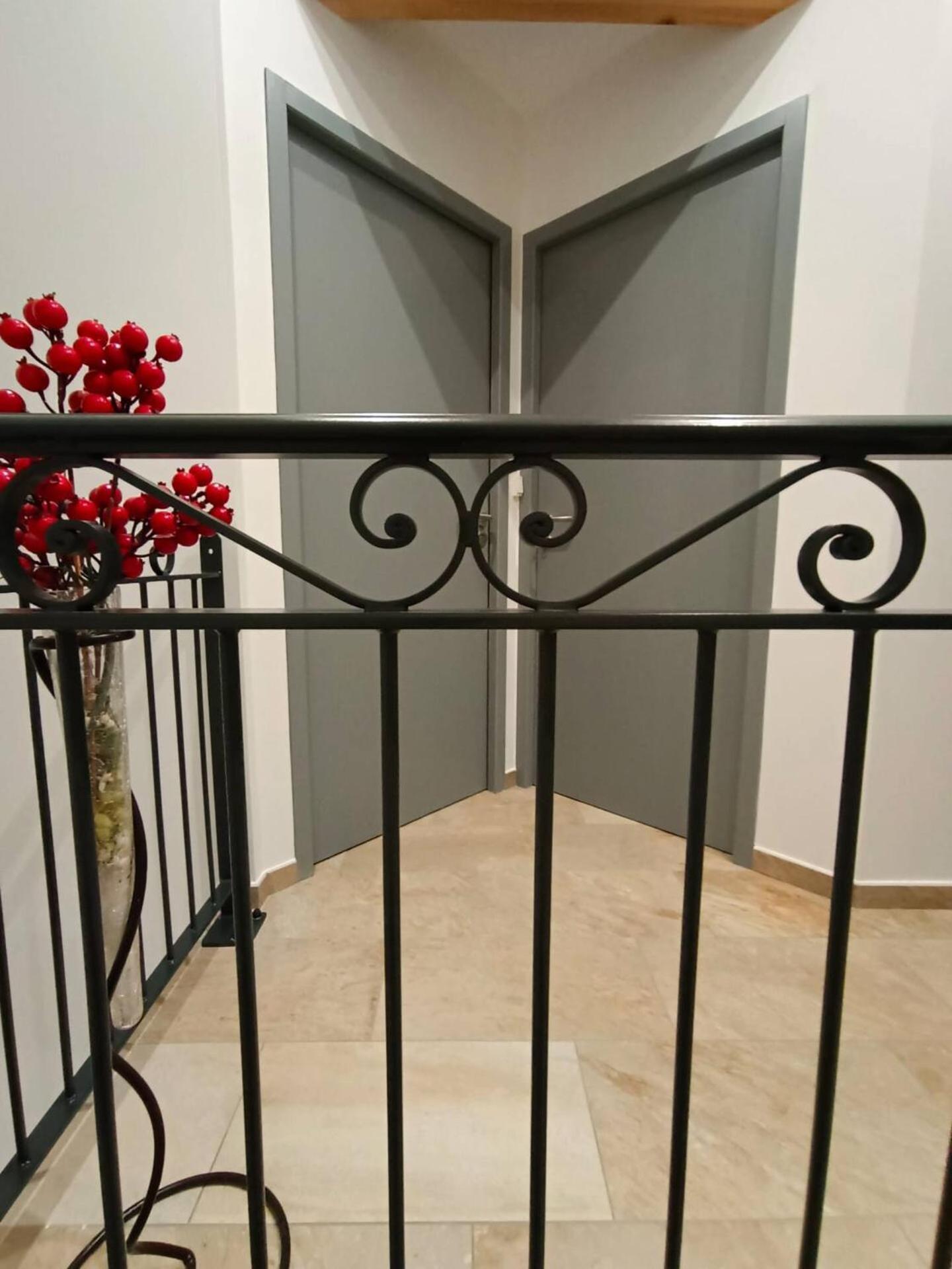 Elegante Maison T4 Avec Terrasse Vue Rhone