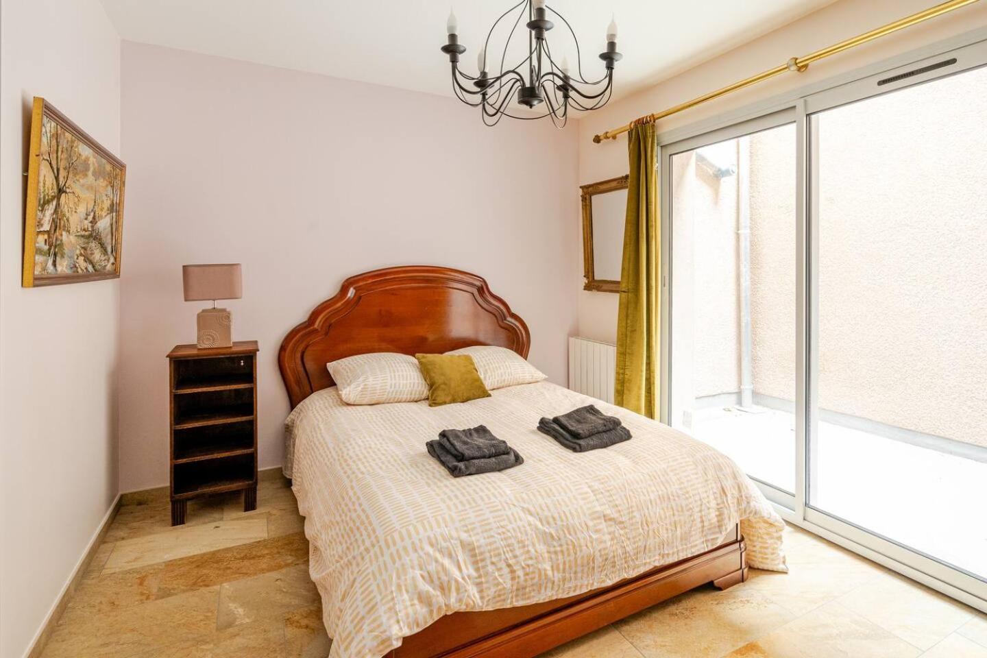 Hébergement de vacances Elegante Maison T4 Avec Terrasse Vue Rhone *