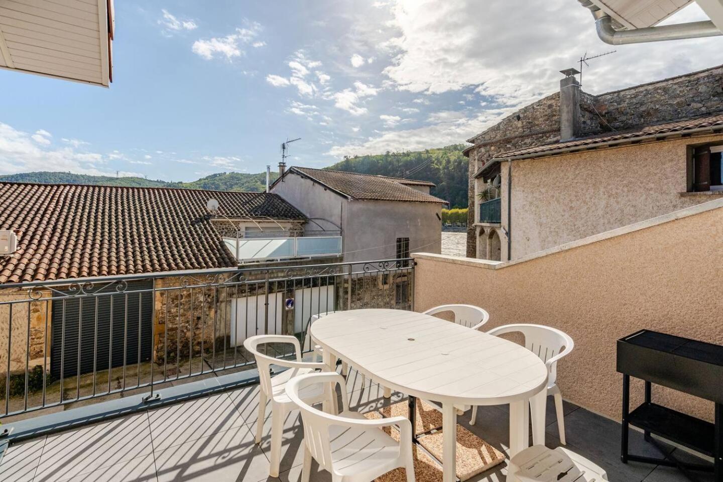Elegante Maison T4 Avec Terrasse Vue Rhone * Sablons (Drome)